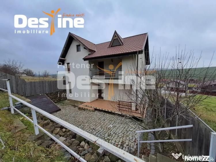 Casă cu 4 camere cu Teren 500 Mp în Bogonos