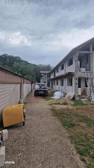 Spațiu comercial, de 800 mp, în Gruiu