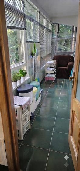 Apartament cu 3 camere semidecomandat în Calea Moroieni