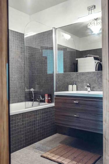 Apartament cu 2 camere decomandat în Jiului