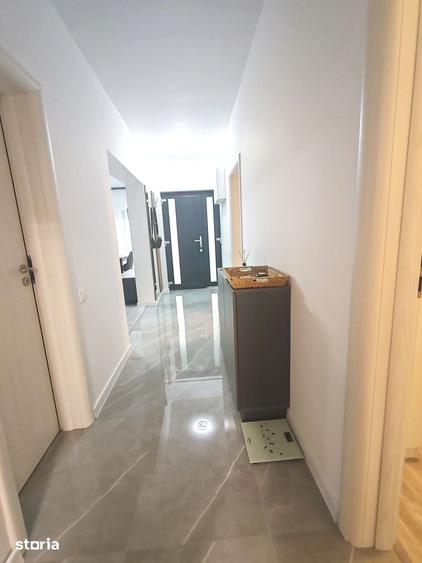 Casă cu 4 camere cu Teren 400 Mp în Central