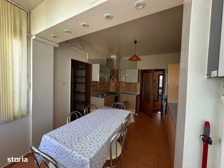 Apartament cu 3 camere decomandat în Hașdeu