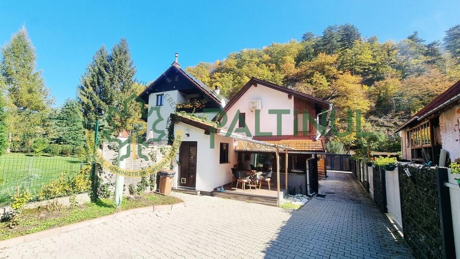 Casă individuală cu 5 camere cu Canalizare în Cisnădioara