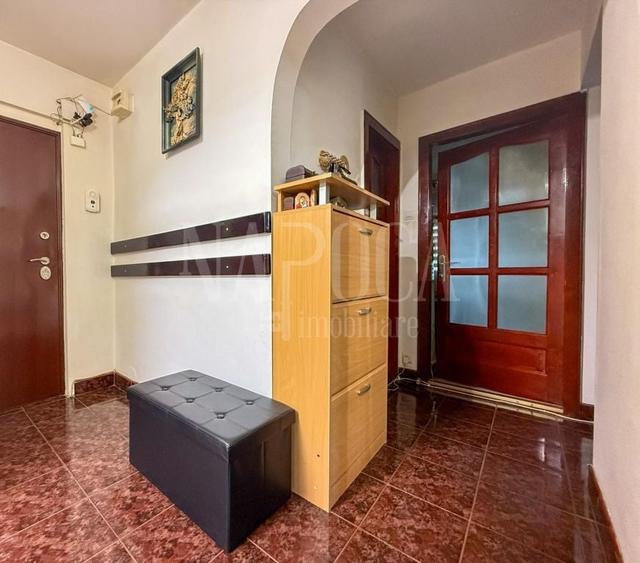 Apartament cu 3 camere decomandat în Între Lacuri