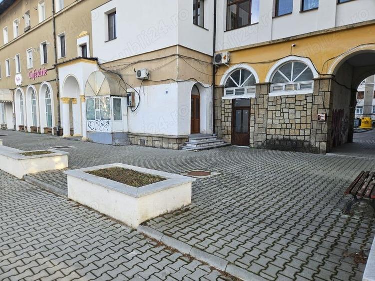 Spațiu comercial, de 50 mp, în Ultracentral