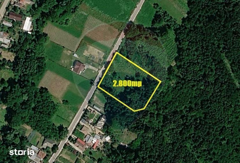 Teren de 2800 mp, în Măgura