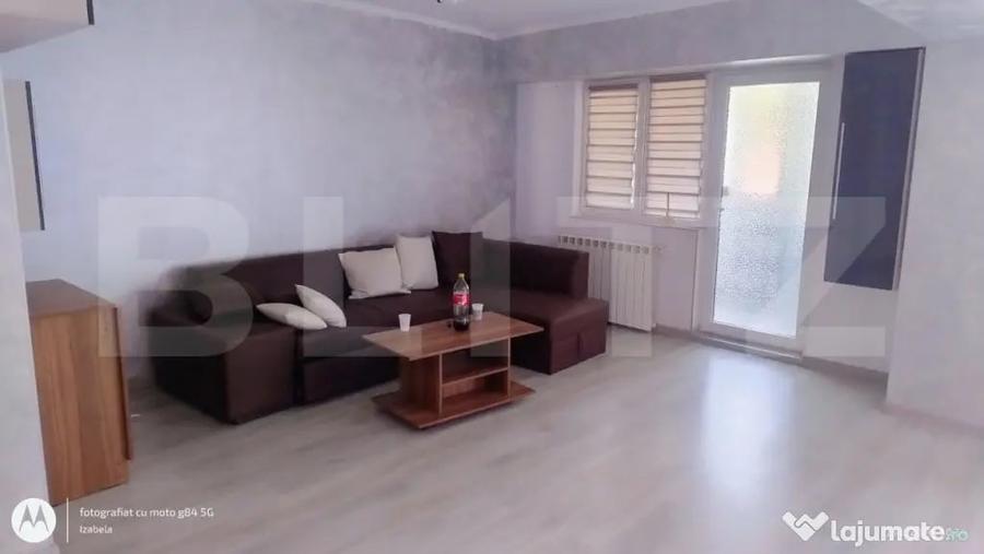 Apartament cu 4 camere semidecomandat în Central