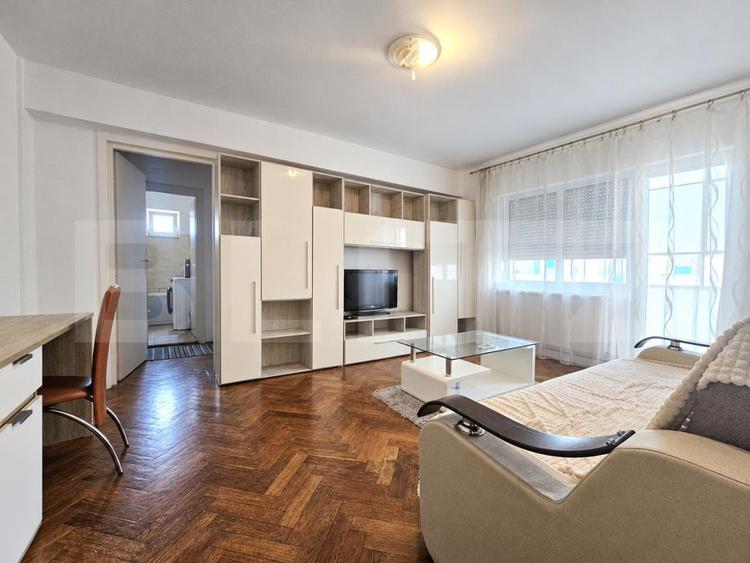 Apartament cu 2 camere semidecomandat, mobilat în Ultracentral