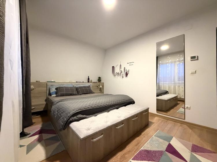 Apartament cu 3 camere semidecomandat, mobilat în Soarelui