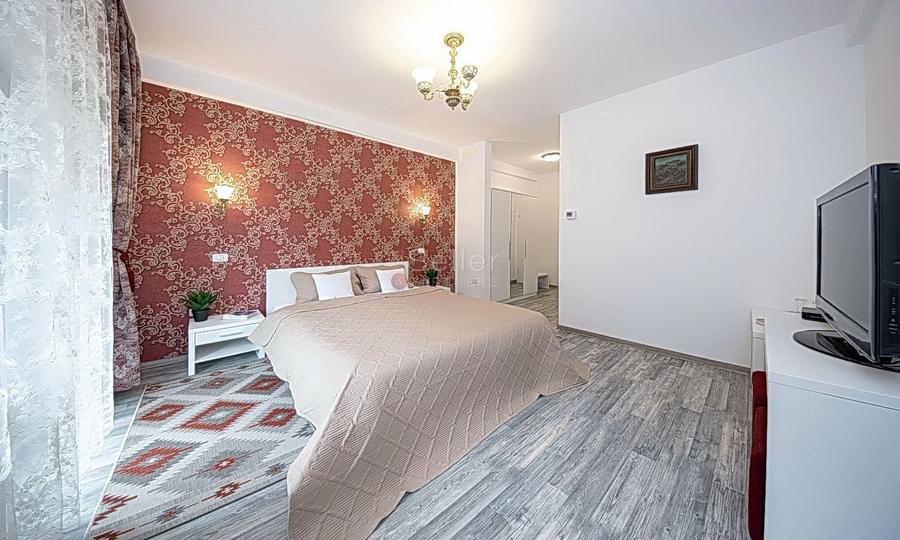 Casă individuală cu 12 camere cu Piscina în Crizbav