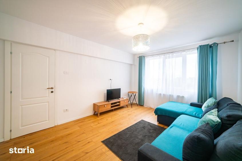 Apartament cu 3 camere semidecomandat, mobilat în Central