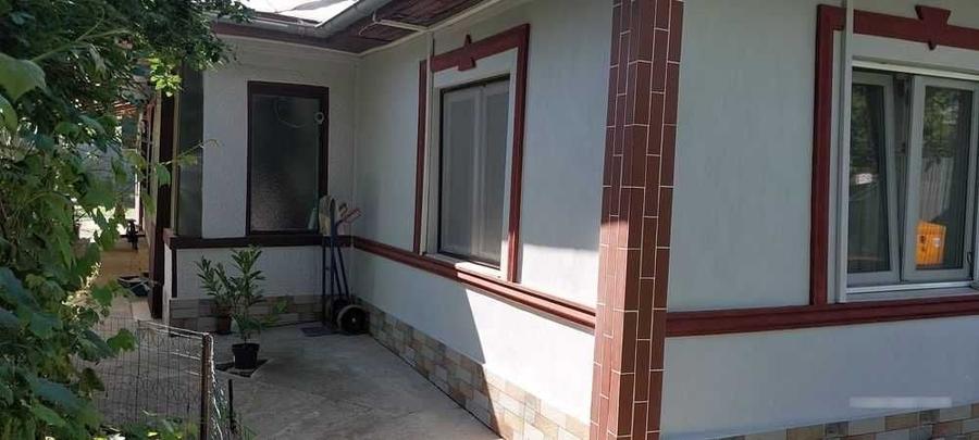 Casă cu 2 camere decomandat cu Teren 1200 Mp în Exterior Vest