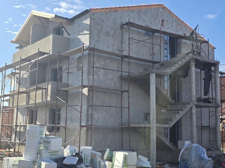 Apartament cu 2 camere decomandat în 7 Noiembrie
