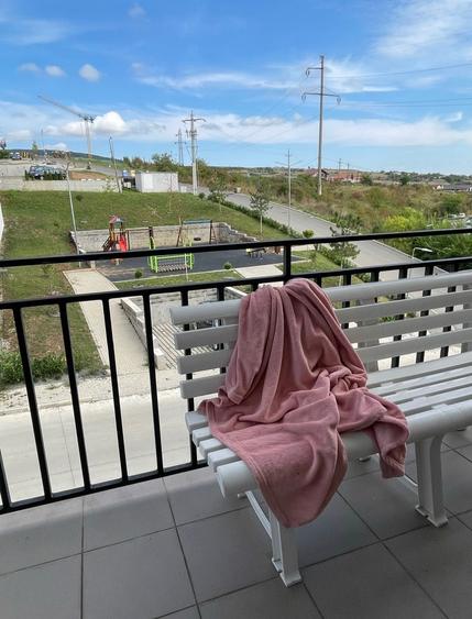 Apartament cu 3 camere decomandat în Exterior Vest