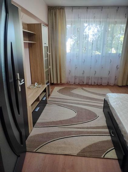 Garsonieră decomandată în Central