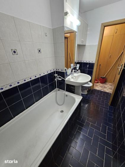 Apartament cu 3 camere decomandat în Griviței