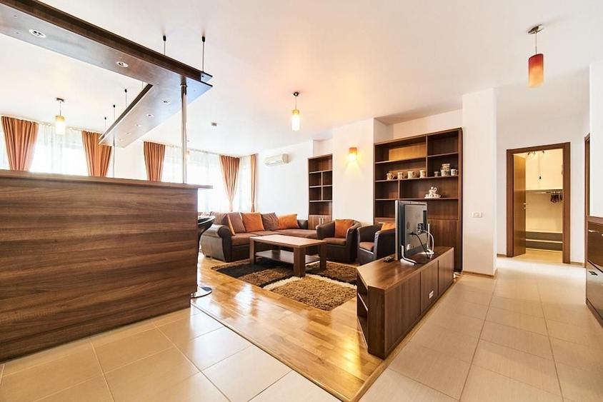 Apartament cu 3 camere, mobilat în Unirii