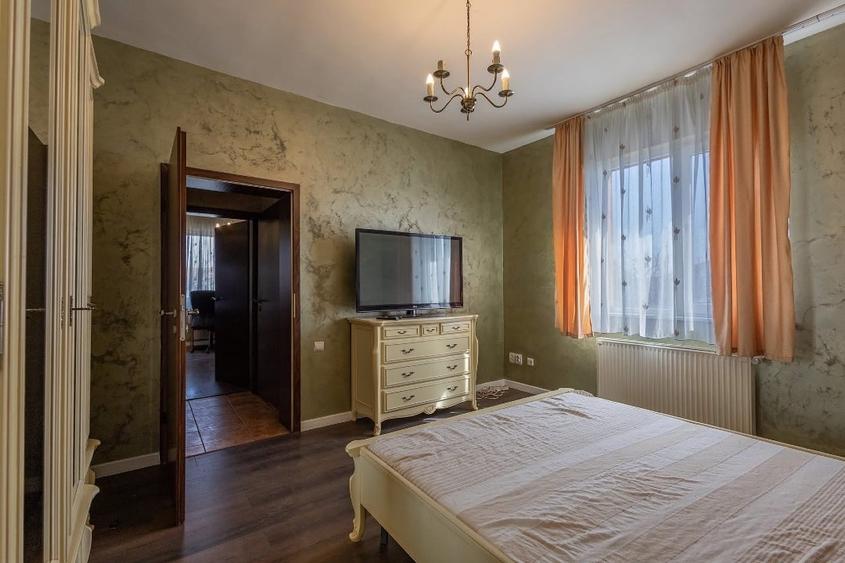 Casă individuală cu 5 camere cu Teren 947 Mp în Ronaț