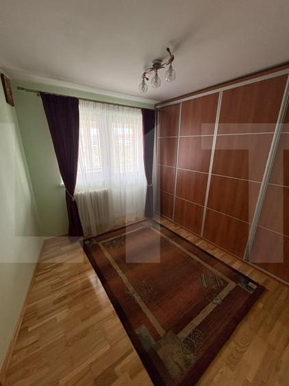 Apartament cu 4 camere decomandat, mobilat în Sud-Vest