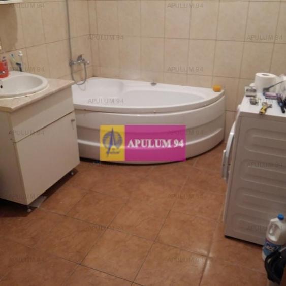 Casă individuală cu 6 camere semidecomandat cu Canalizare în Dobroești