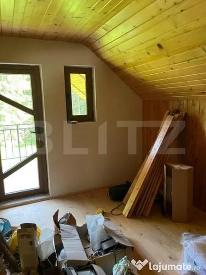 Casă cu 4 camere cu Teren 1635 Mp în Șugag