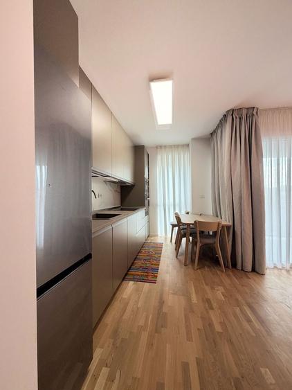 Apartament cu 2 camere semidecomandat, mobilat în Ultracentral