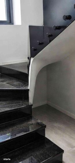 Casă cu 4 camere cu Teren 174 Mp în Tineretului