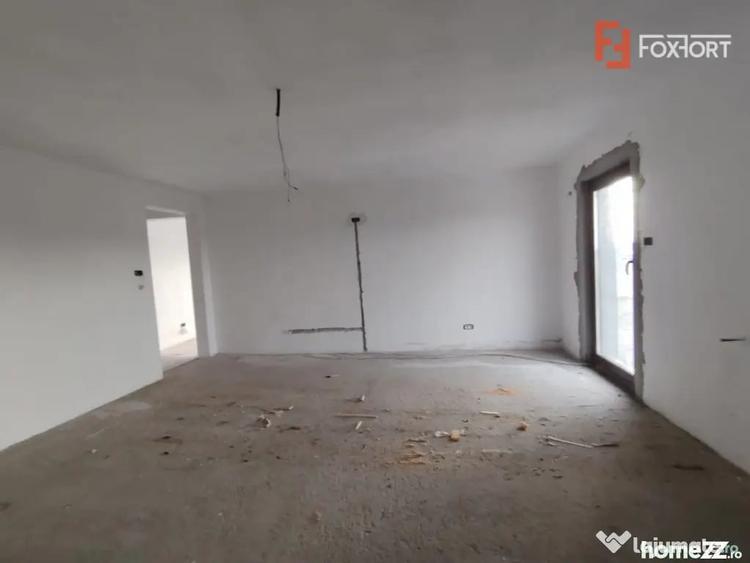 Casă cu 5 camere cu Teren 747 Mp în Sânandrei