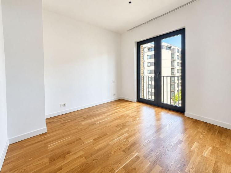 Apartament cu 4 camere în Pipera