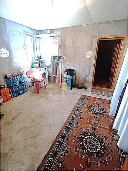 Casă cu 4 camere cu Teren 443 Mp în Cazasu