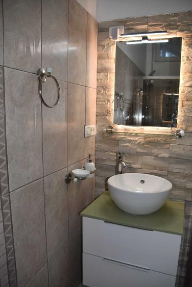 Apartament cu 2 camere semidecomandat în Medicină