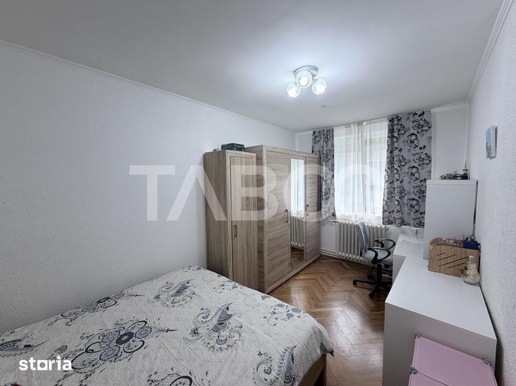 Apartament cu 3 camere decomandat, mobilat în Mihai Viteazul