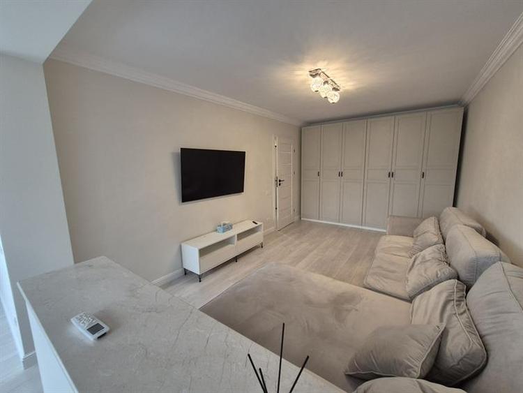 Apartament cu 3 camere decomandat în Gorjului