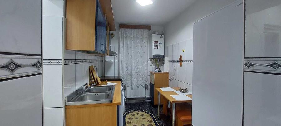Apartament cu 2 camere semidecomandat în Micro 17