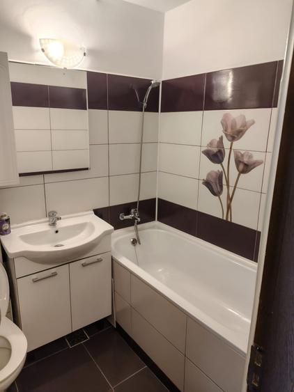 Apartament cu 3 camere semidecomandat în Drumul Taberei