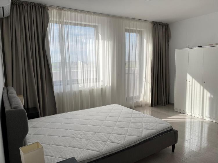 Apartament cu 3 camere decomandat în Palazu Mare