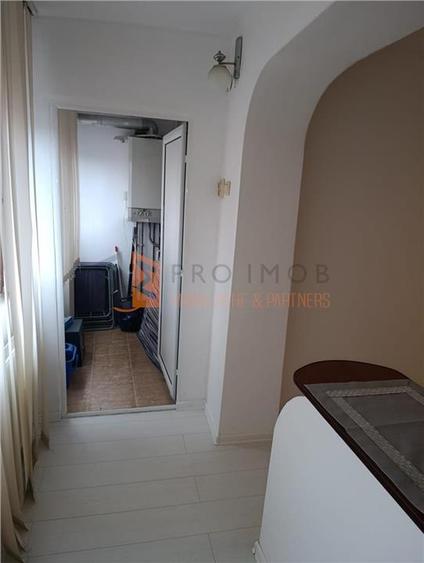 Apartament cu 2 camere semidecomandat, mobilat în Unirii Sud
