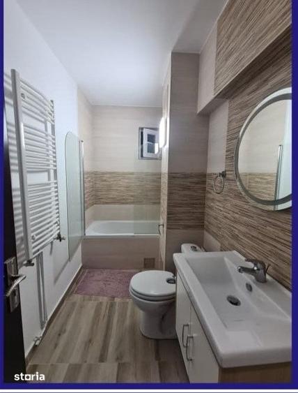 Apartament cu 3 camere decomandat în Rovine