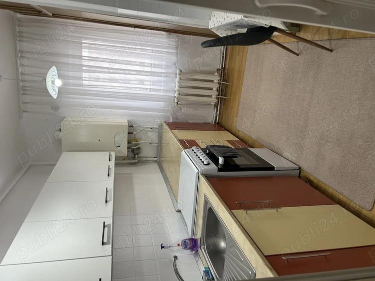 Apartament cu 3 camere decomandat în Exterior Vest