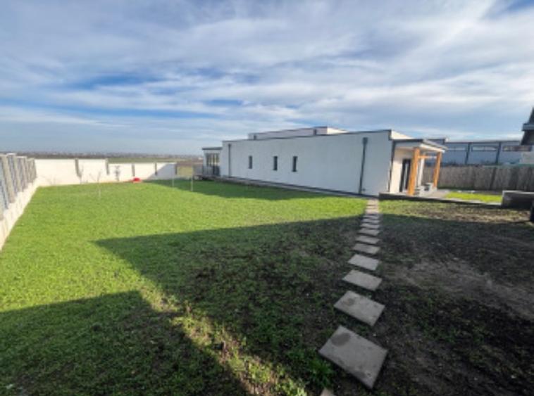 Casă individuală cu 4 camere cu Teren 1010 Mp în Bălăceanca
