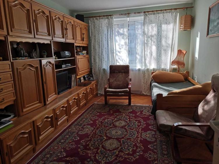 Apartament cu 4 camere decomandat în Săsar