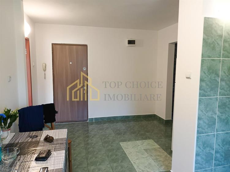 Apartament cu 3 camere decomandat, mobilat în Tei