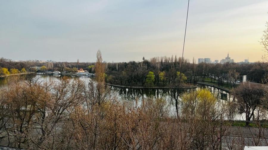 Apartament cu 3 camere decomandat în Băneasa — fotografia 1