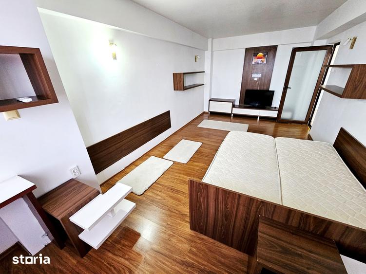 Apartament cu 3 camere în Mazepa 1