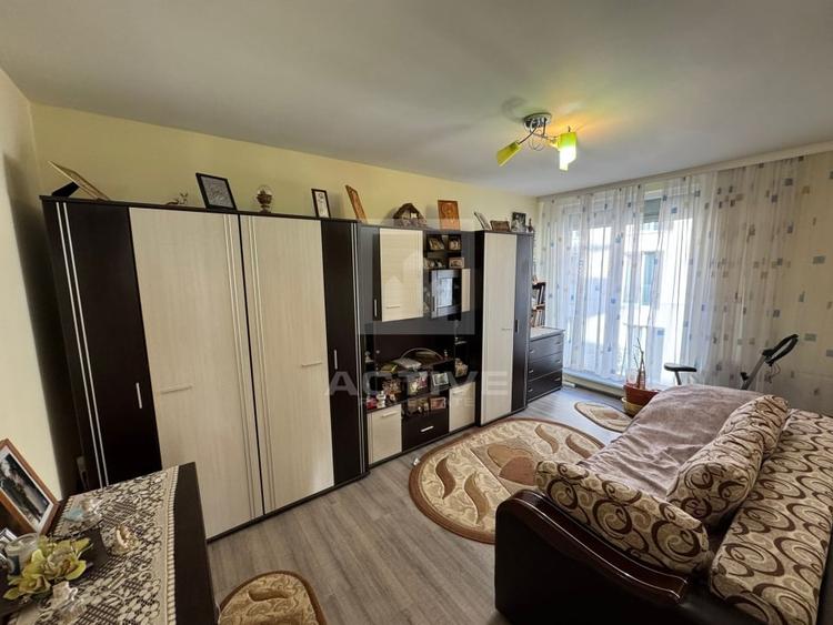 Apartament cu 3 camere semidecomandat, mobilat în Florești — fotografia 3