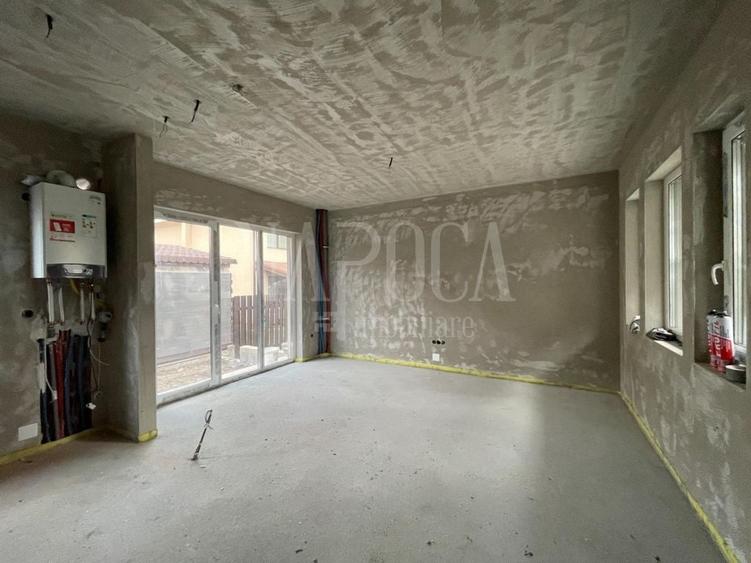 Duplex cu 4 camere cu Canalizare în Florești