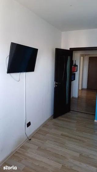 Apartament cu 3 camere decomandat, mobilat în Inel II