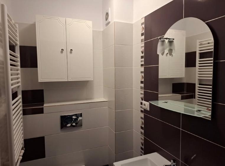 Apartament cu 2 camere decomandat, mobilat în Galata