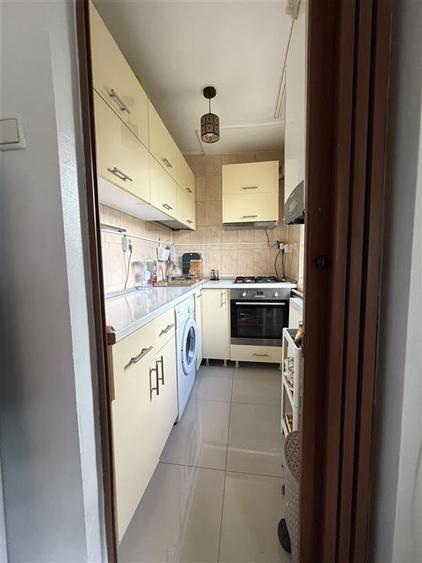 Apartament cu 2 camere semidecomandat, mobilat în Vitan