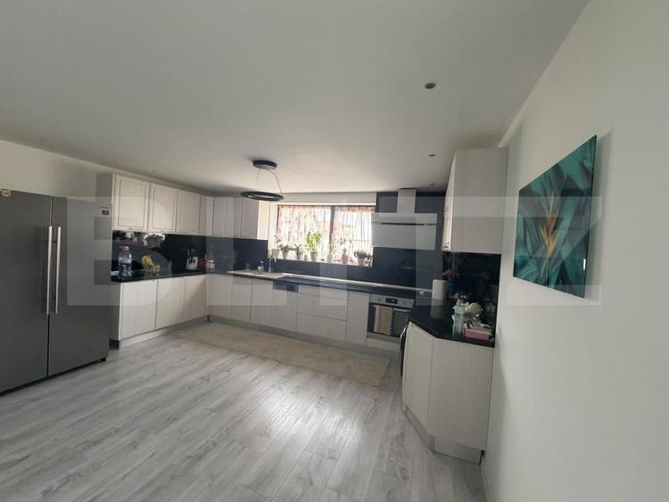 Duplex cu 3 camere cu Canalizare în Central